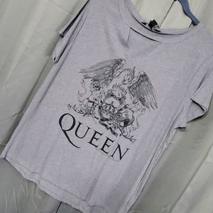 Queen cut out tee
